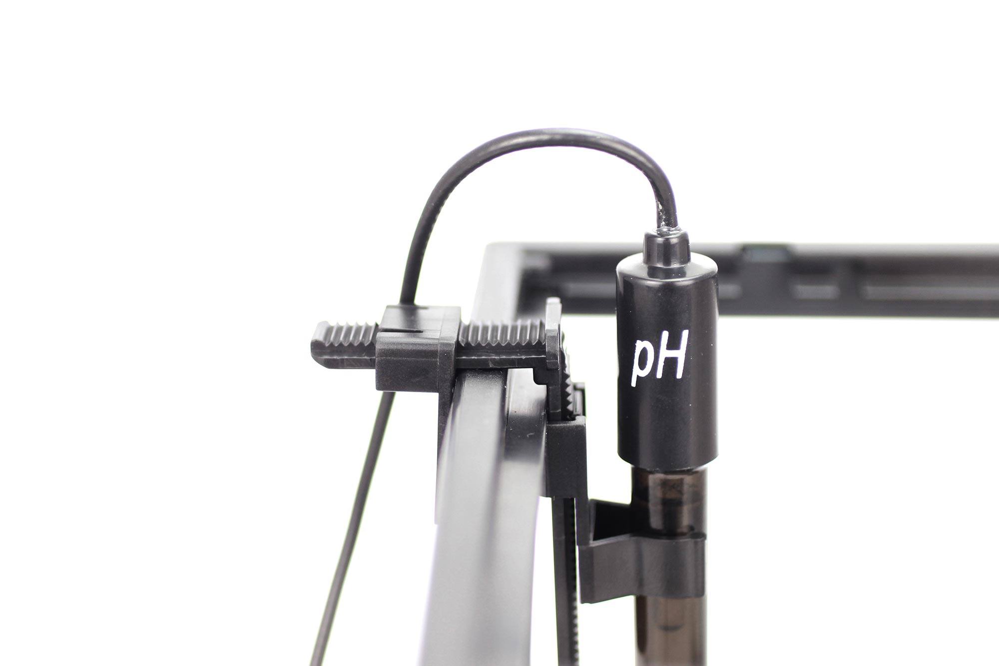 Plassere pH-elektroden i akvariet