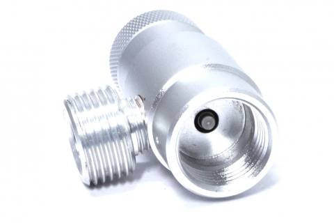 Se på kvinnelige tråder av Avansert Adapter for Paintball CGA 320 CO2-sylindere