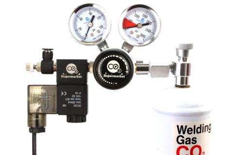 Avansert engangsadapter koblet til sylinder og regulator