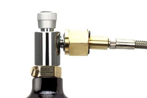 Etterfylling av paintball med tilkoblingsslange