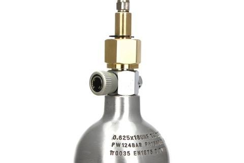 Sylinderpåfylling ved bruk av tilkoblingsslange