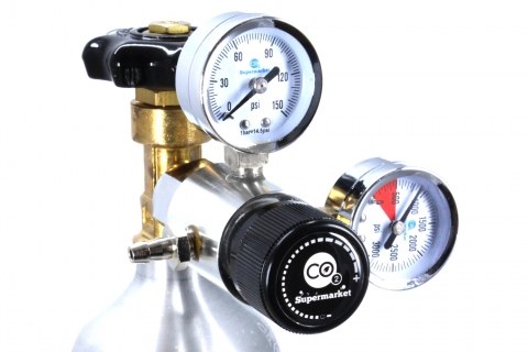 Festet til horisontale sylindere